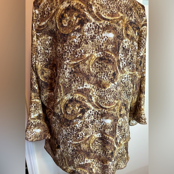 Ladies Animal Print Blouse with Ruffle Sleeves - Picture 4 of 12
